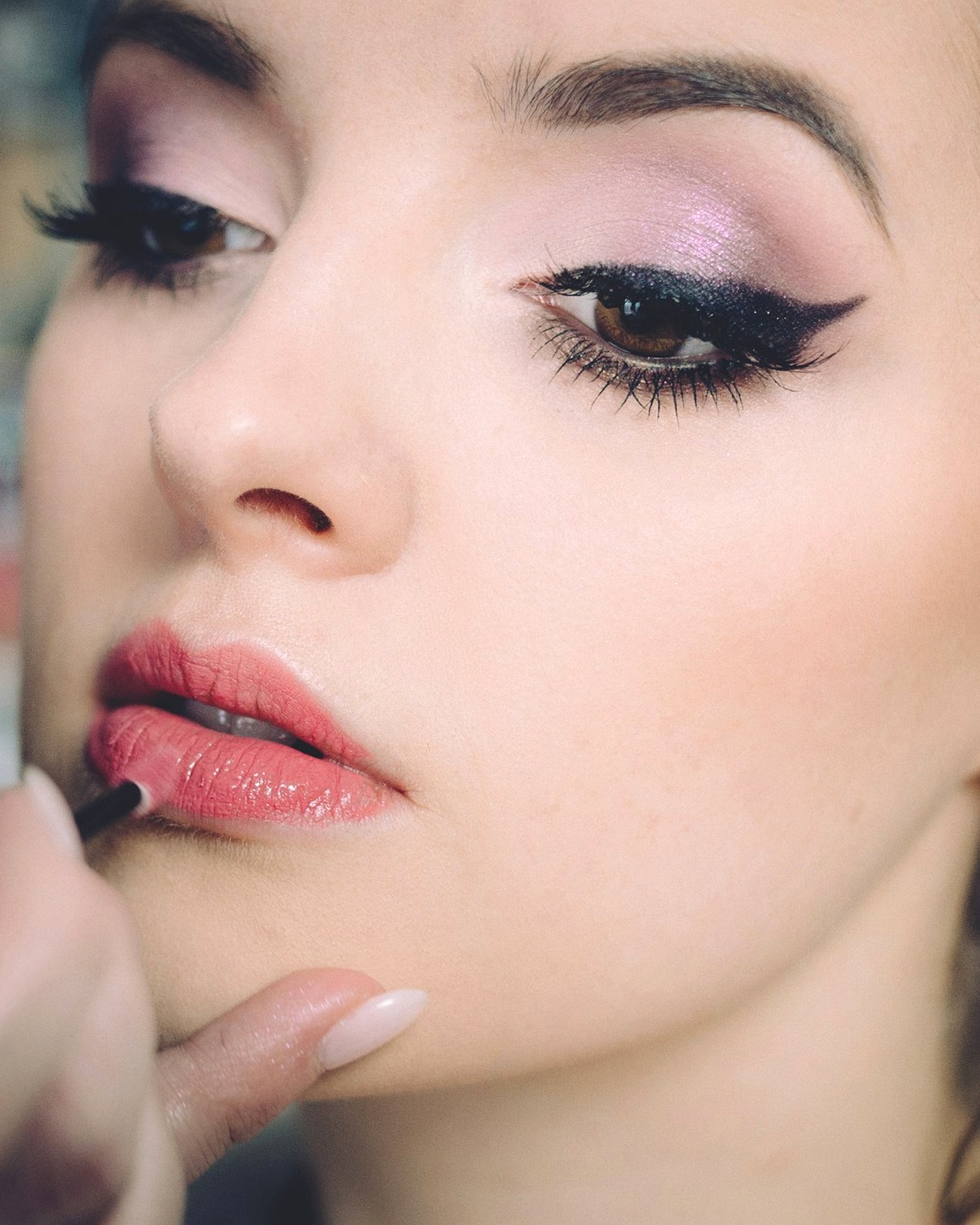 Graduate-level glam makeup finish