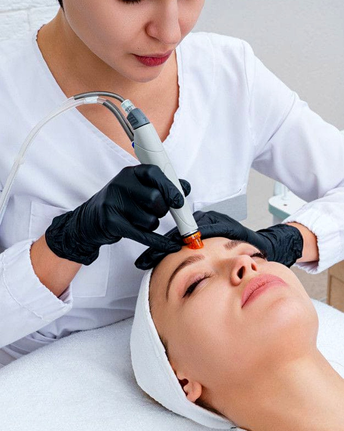 Beauty therapy with professional equipment