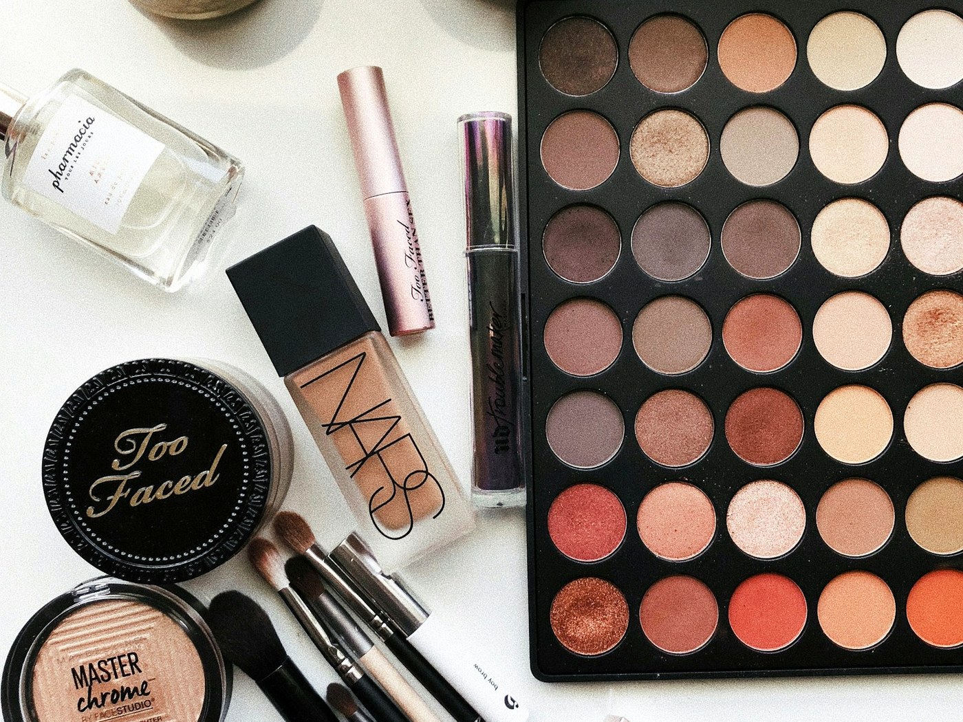 Professional makeup kit and tools